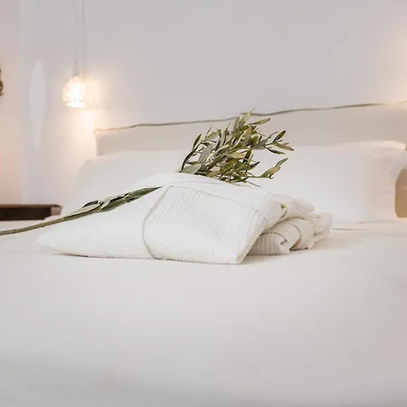 Iris Aparthotel