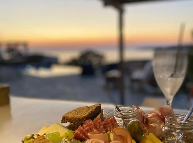 Iris 4* Κούνδουρος